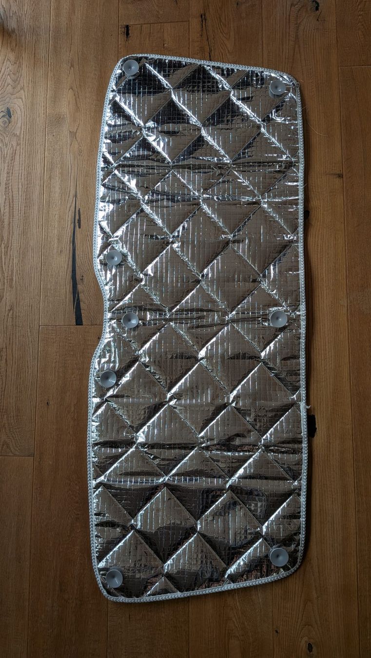 VW Tutti i ricambio: VW T6 Isolationsmatte Heckklappe – Nuovo (secondo la descrizione) da Flüelen venduto da cel_m527