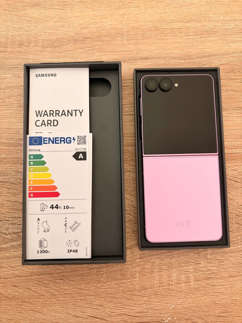 Samsung Portables: Samsung Galaxy Z Flip 8 – Neuf avec emballage d'origine à Villars-sur-Glâne par RubenPS