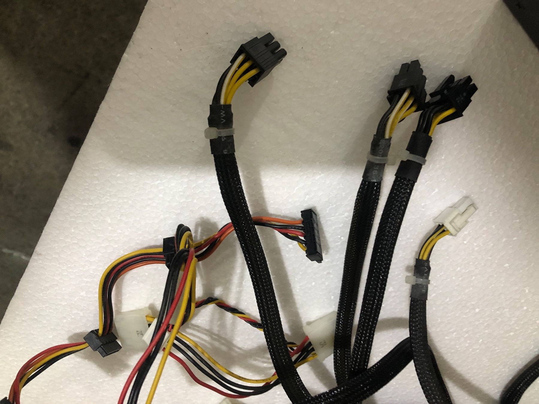 Componenti elettronici: PC Netzteil     760w – Usato da Biel-Bienne venduto da alos07 2