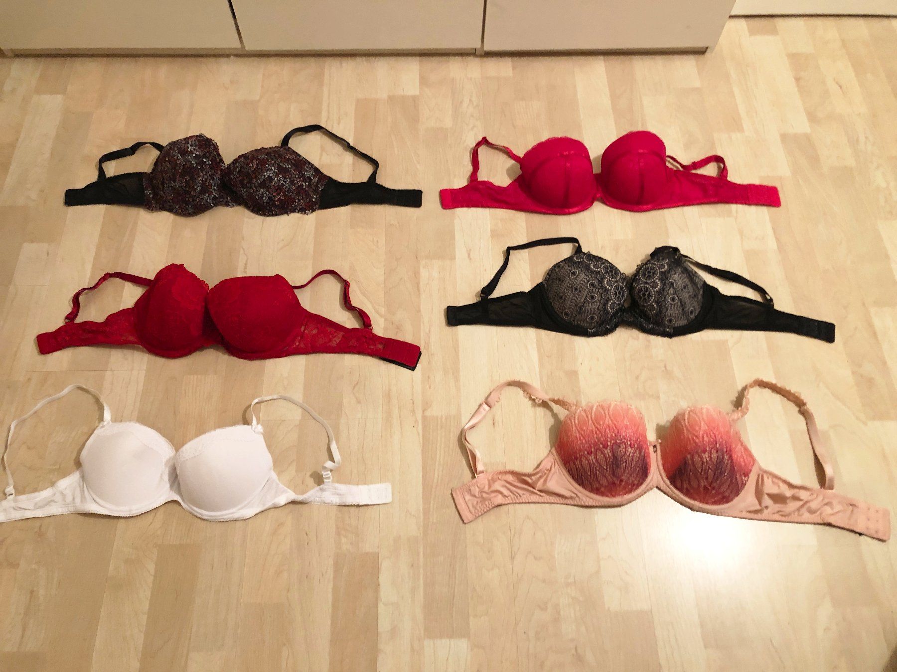 Altra biancheria intima: Büstenhalter Grösse 80D - 6 Stück – Nuovo (secondo la descrizione) da Glattbrugg venduto da Ariel012 4
