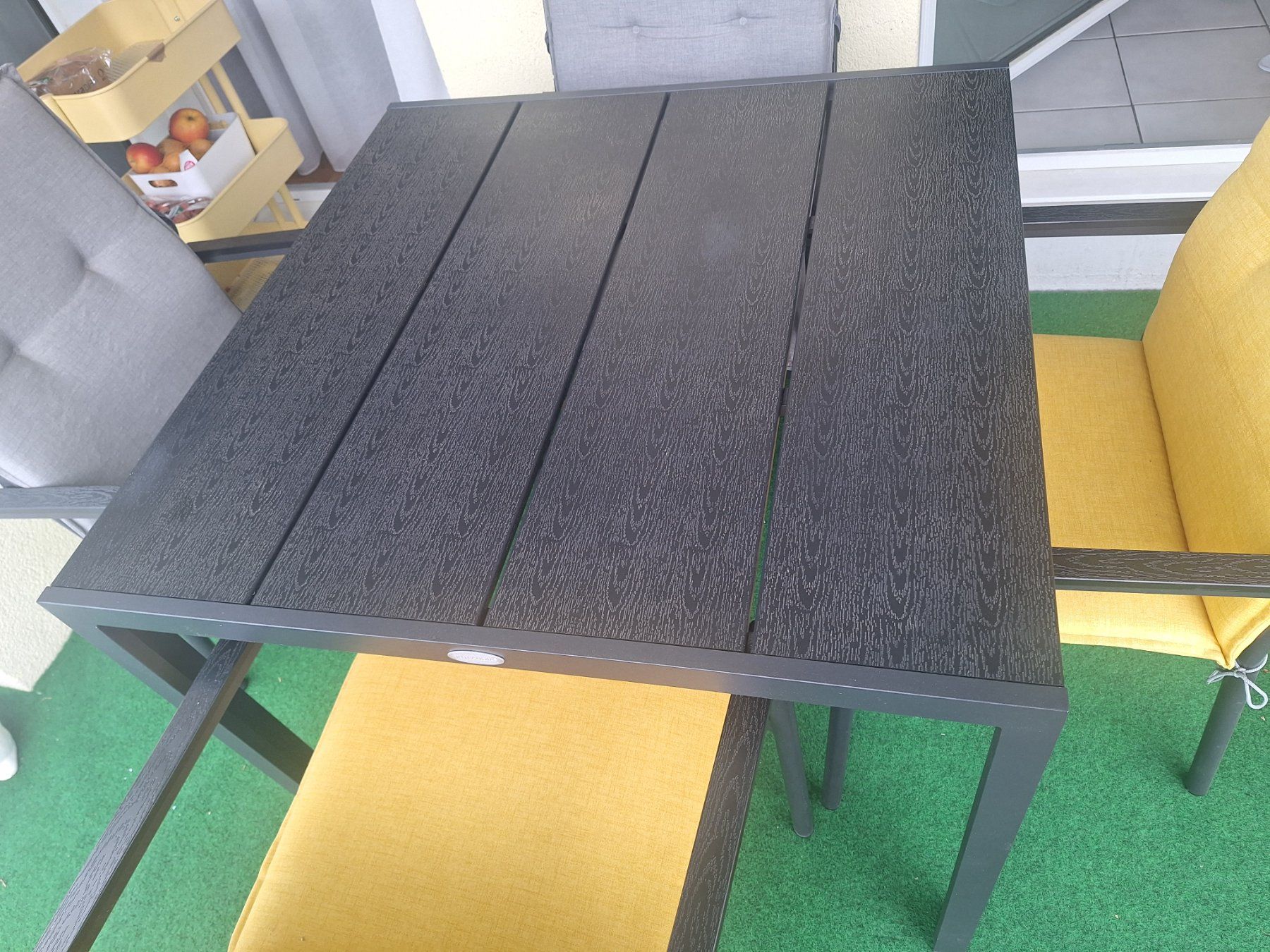 Tavoli: Schwarzer Gartentisch & 4 Stühle – Usato da Dübendorf venduto da Vel80 1