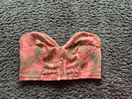 Neuwertiges Sommer Top/ Bandeautop mit Blumenmuster,Gr.36/S.