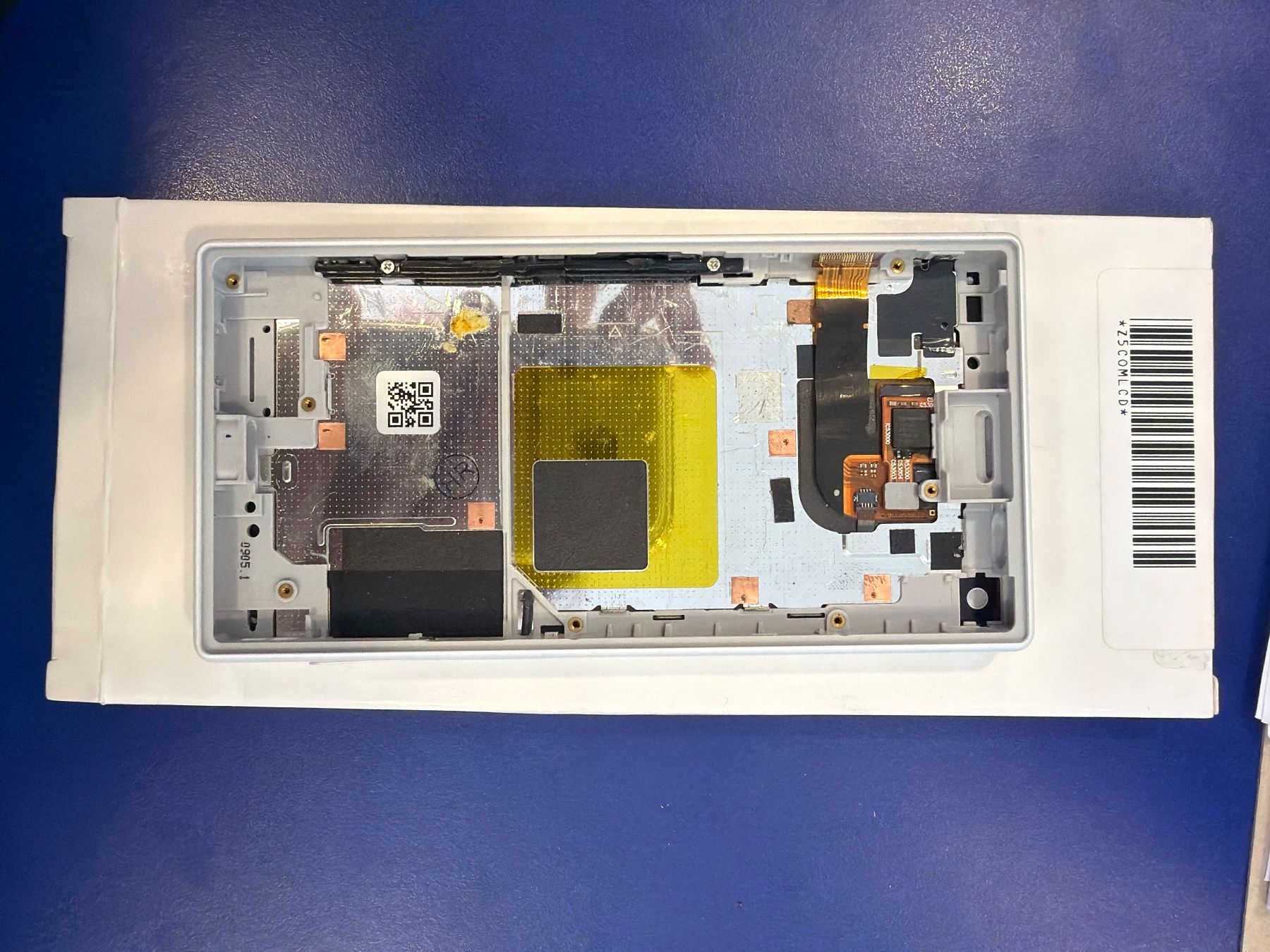 Sony Monitor: Sony Xperia Z5 Compact Display Ersatzteil Weiss – Usato da Aarau venduto da RAMESTORE 1