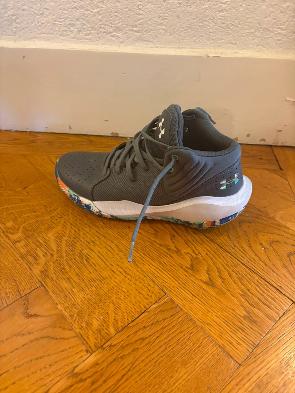 Under Armour Scarpe per ragazzi: UNDER ARMOUR GS JET 21 BLACK – Usato da Genève venduto da pie_7lrf 1
