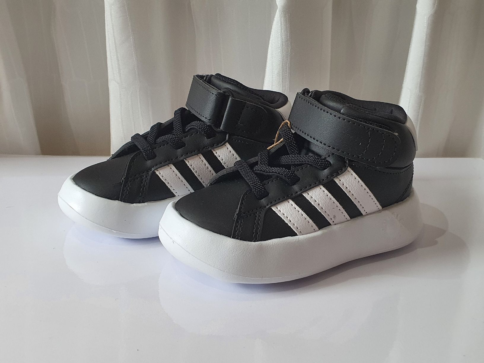 Adidas Schuhe für Jungen: Gr. 22 - Adidas Kinderschuhe, Neu – Neu und originalverpackt aus Nürensdorf von SunshineKinderschuhe
