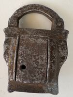 ANTIKES VORHÄNGESCHLOSS