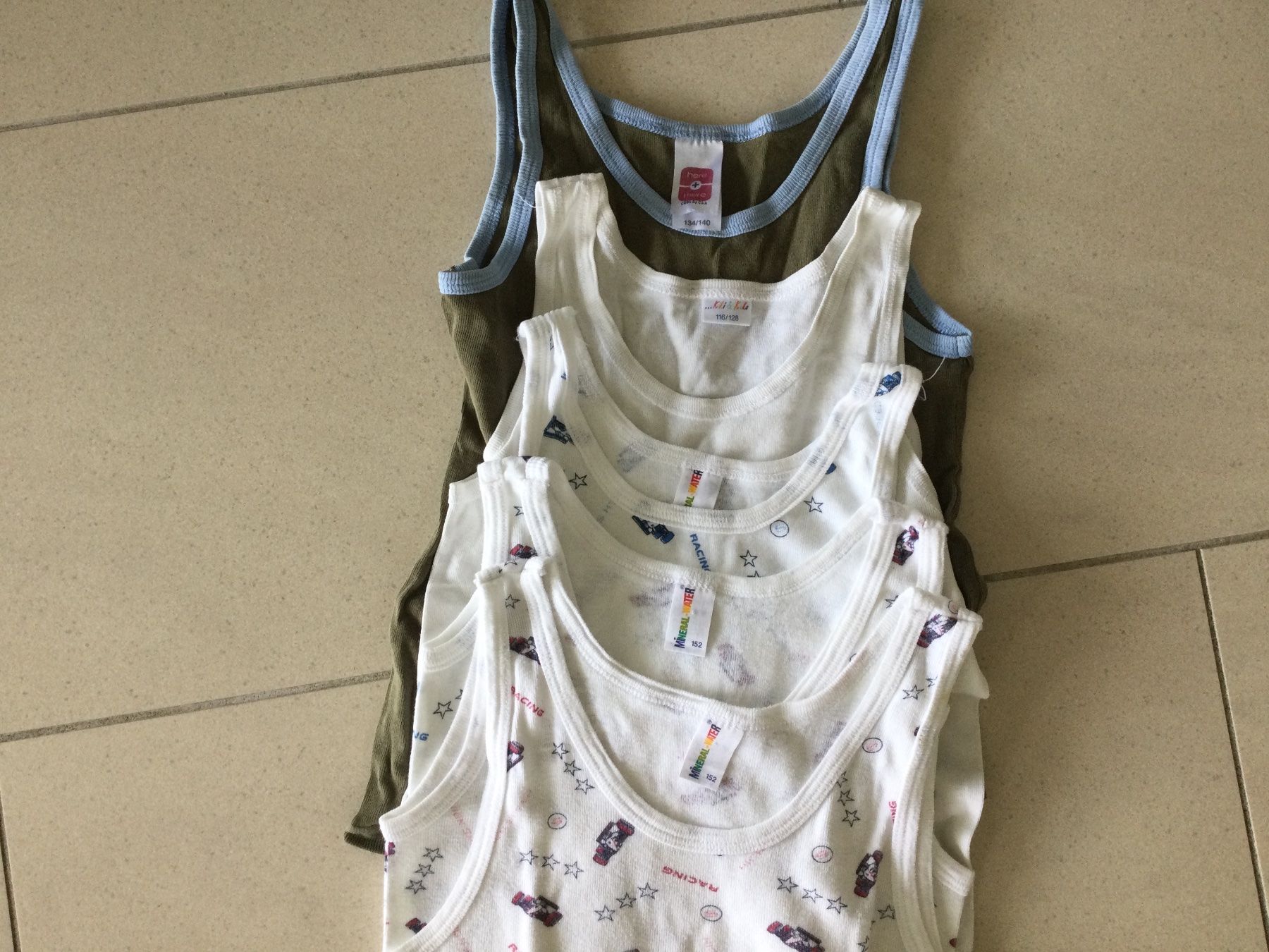 Biancheria intima: 5er Set Unterhemden, Gr 130-150 – Usato da Zug venduto da falama 2