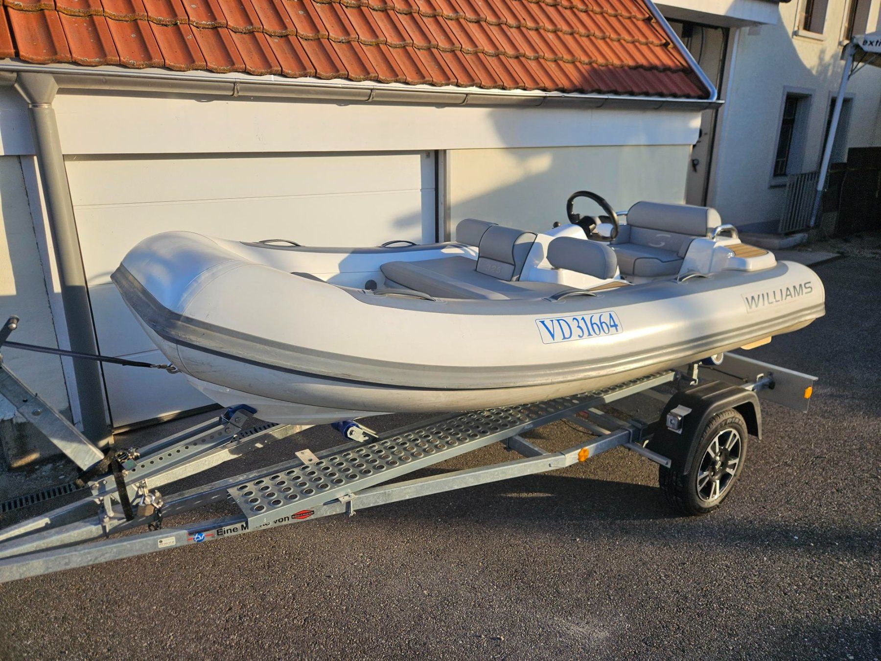 Williams Boote: Williams Jet Tender 325 / 100 PS – Gebraucht aus Gunzgen von HofmannAnhaenger 1