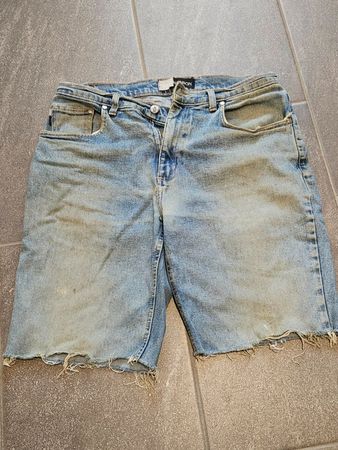 Coole Jeans Shorts Gr. 52, Used Look, Fransen