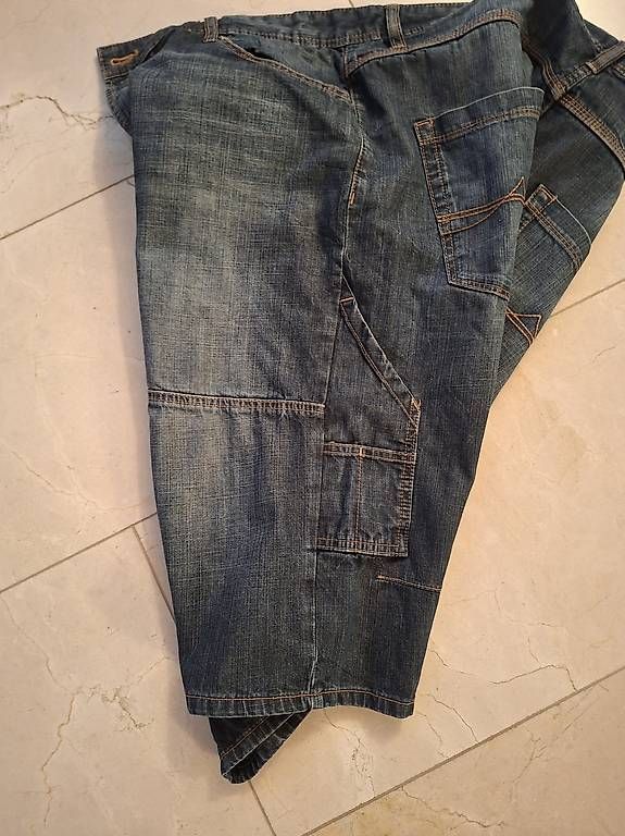 Jeans: Jeans Shorts Grösse 50 – Gebraucht aus Belp von ced_y8hx 1