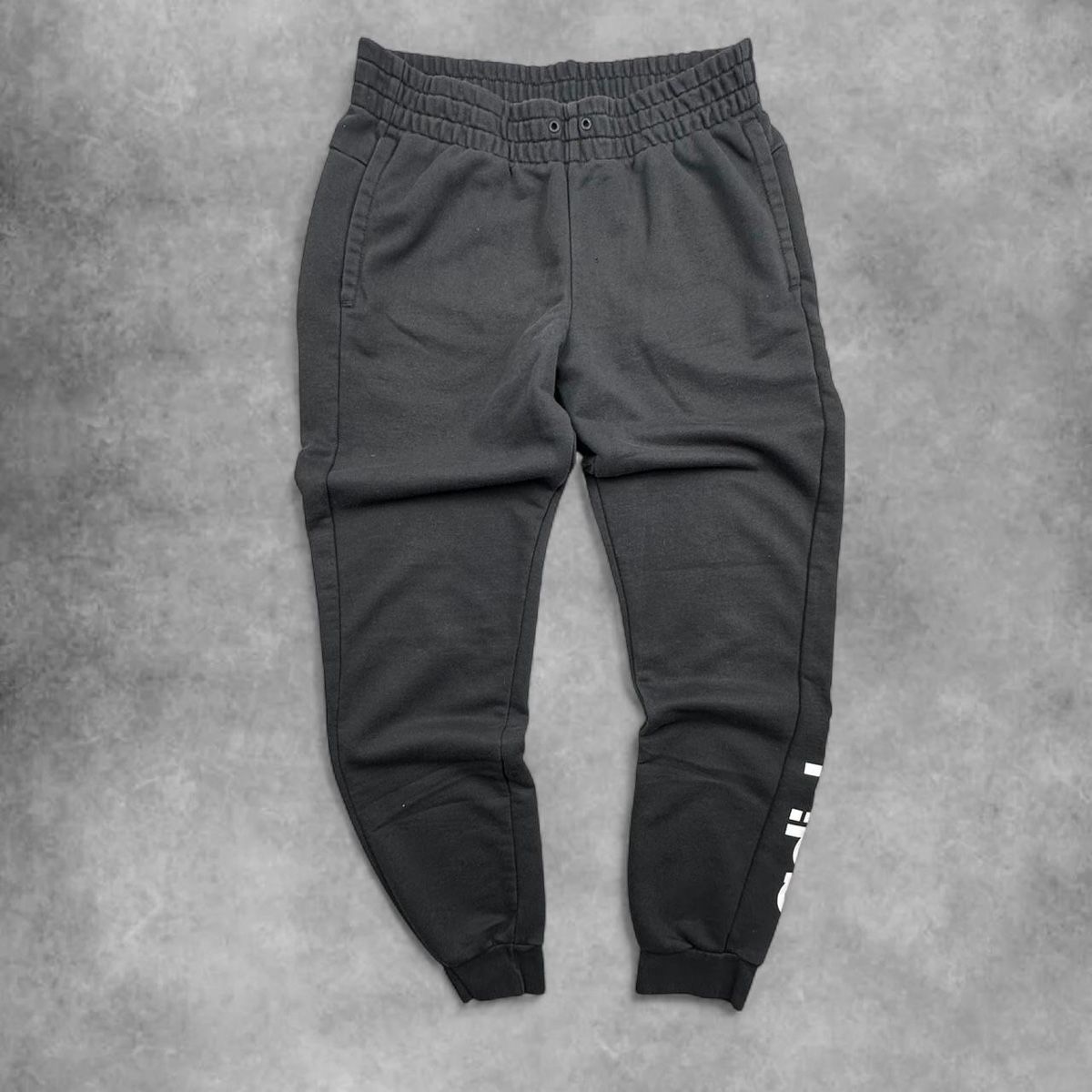 Adidas Pantaloni: Adidas sweatpants – Usato da Erlinsbach SO venduto da TogaResell