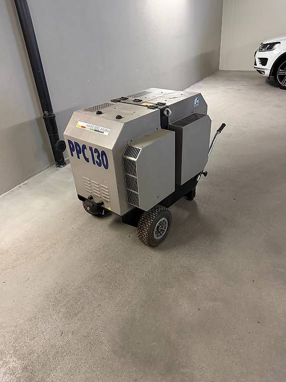 Kompressoren: Mobiler Kompressor mit Benzinmotor – Gebraucht aus Arosa von bee_m999