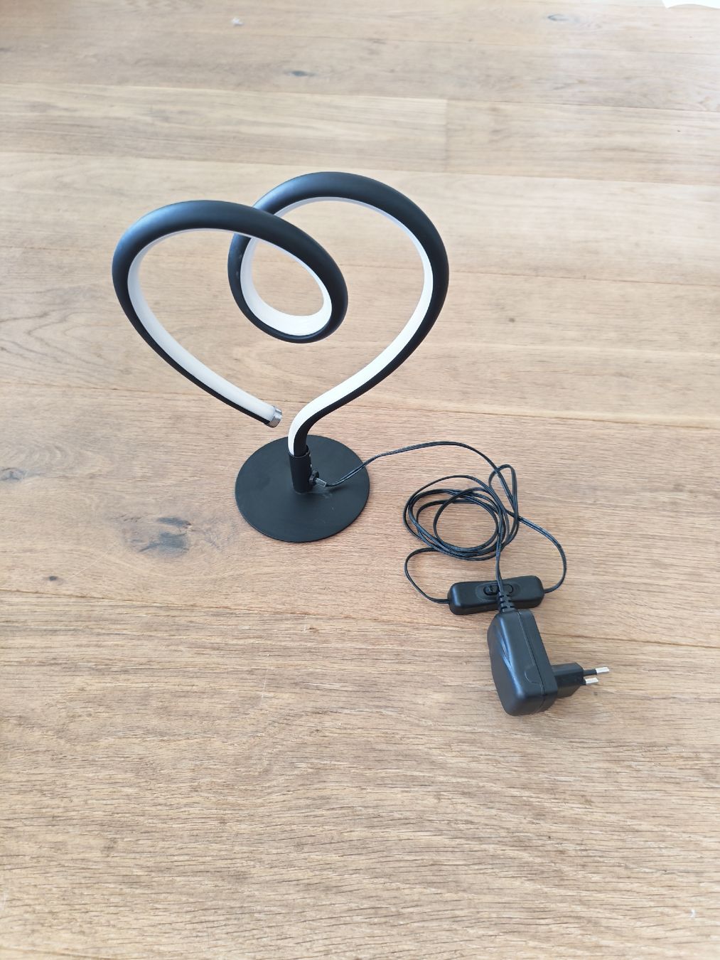 Lampen: Tischleuchte Herz LED Design Lampe – Neu (gemäss Beschreibung) aus Kriegstetten von Prof.TV 1