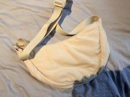 Uniqlo Runde Mini Schultertasche