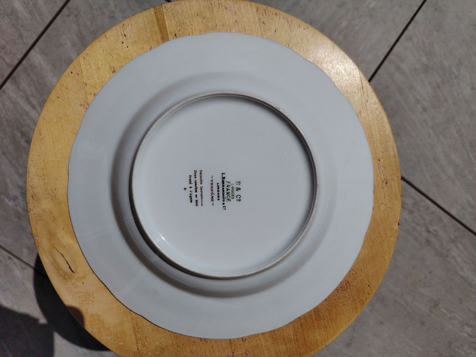Bernardaud Piatti: Assiette Bernardaud Limoges "Vendôme" dorée – Usato da Le Locle venduto da Oldthingslover 1