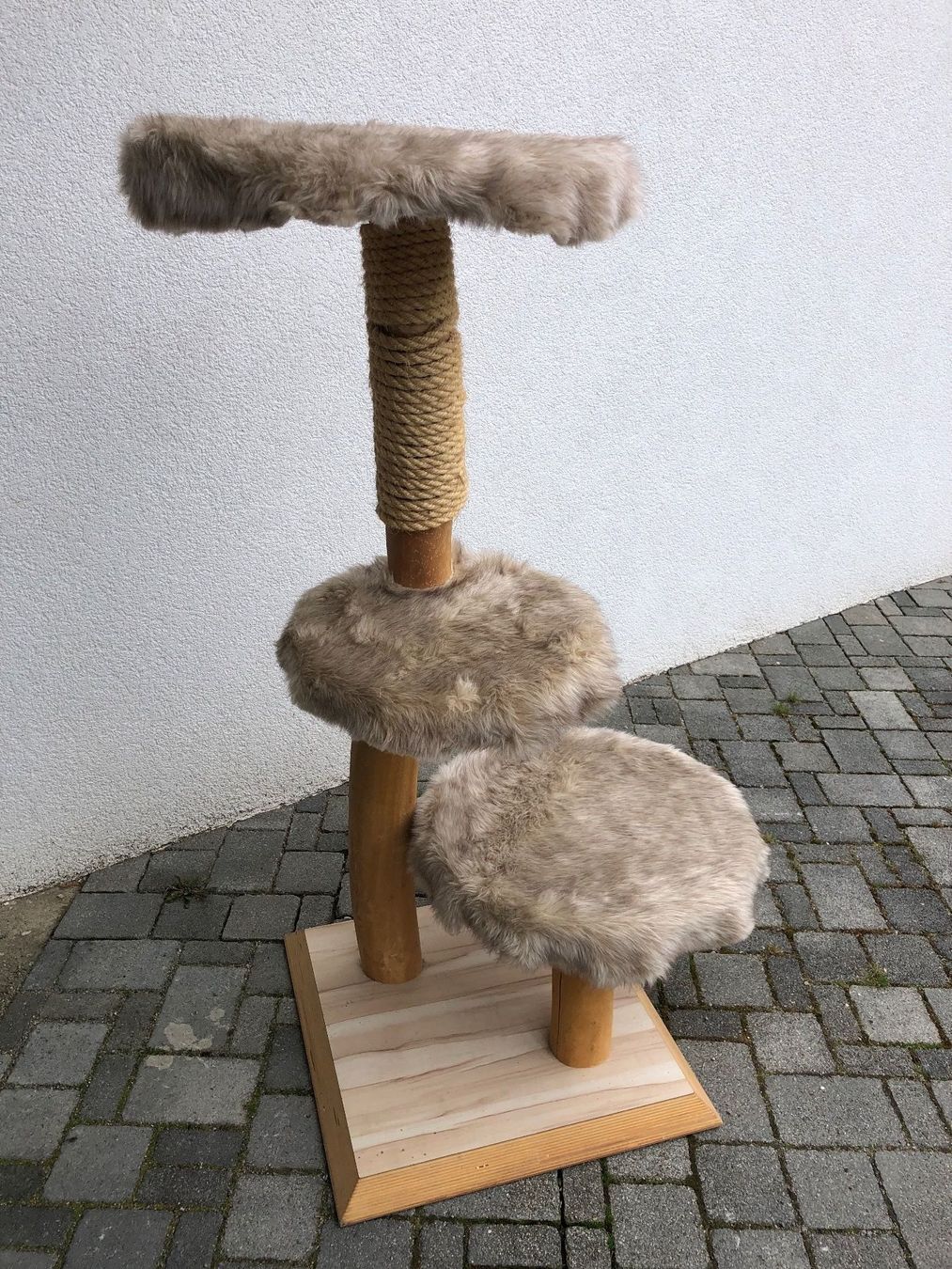 Tiragraffi: Wunderschöner Katzenbaum – Usato da Giffers venduto da merlin_30 1