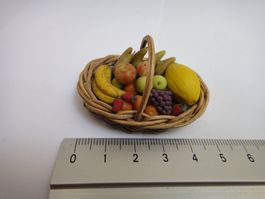 Puppenhauszubehör, Früchtekorb Handarbeit