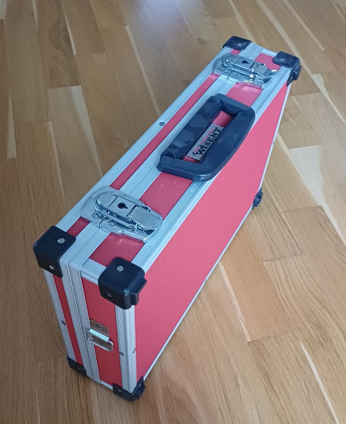 Valigie: Stabiler Alukoffer rot – Usato da Pfeffikon LU venduto da SY-YoLo