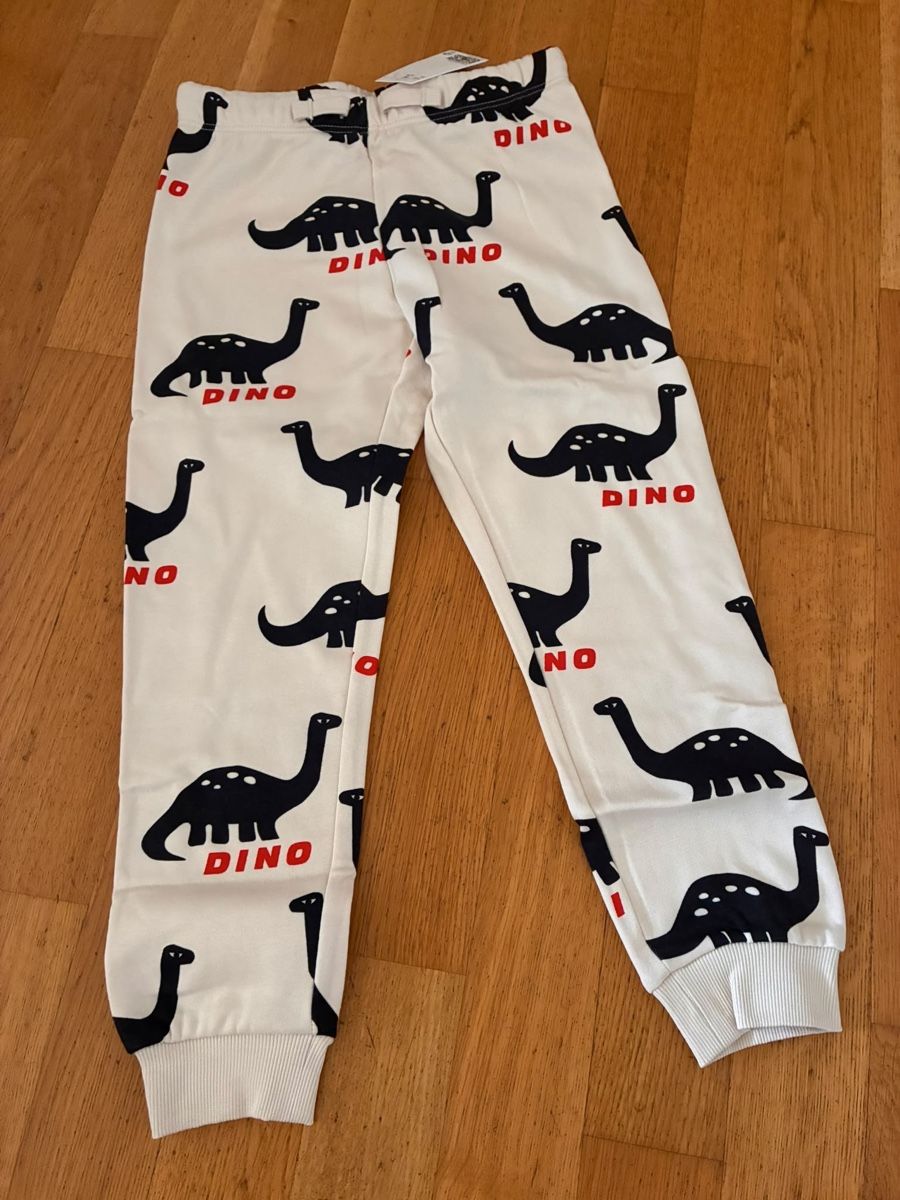 H&M Pantaloni: Schöne Trainerhose Gr. 122, Neu, H&M – Nuovo (secondo la descrizione) da Richterswil venduto da duffi326464