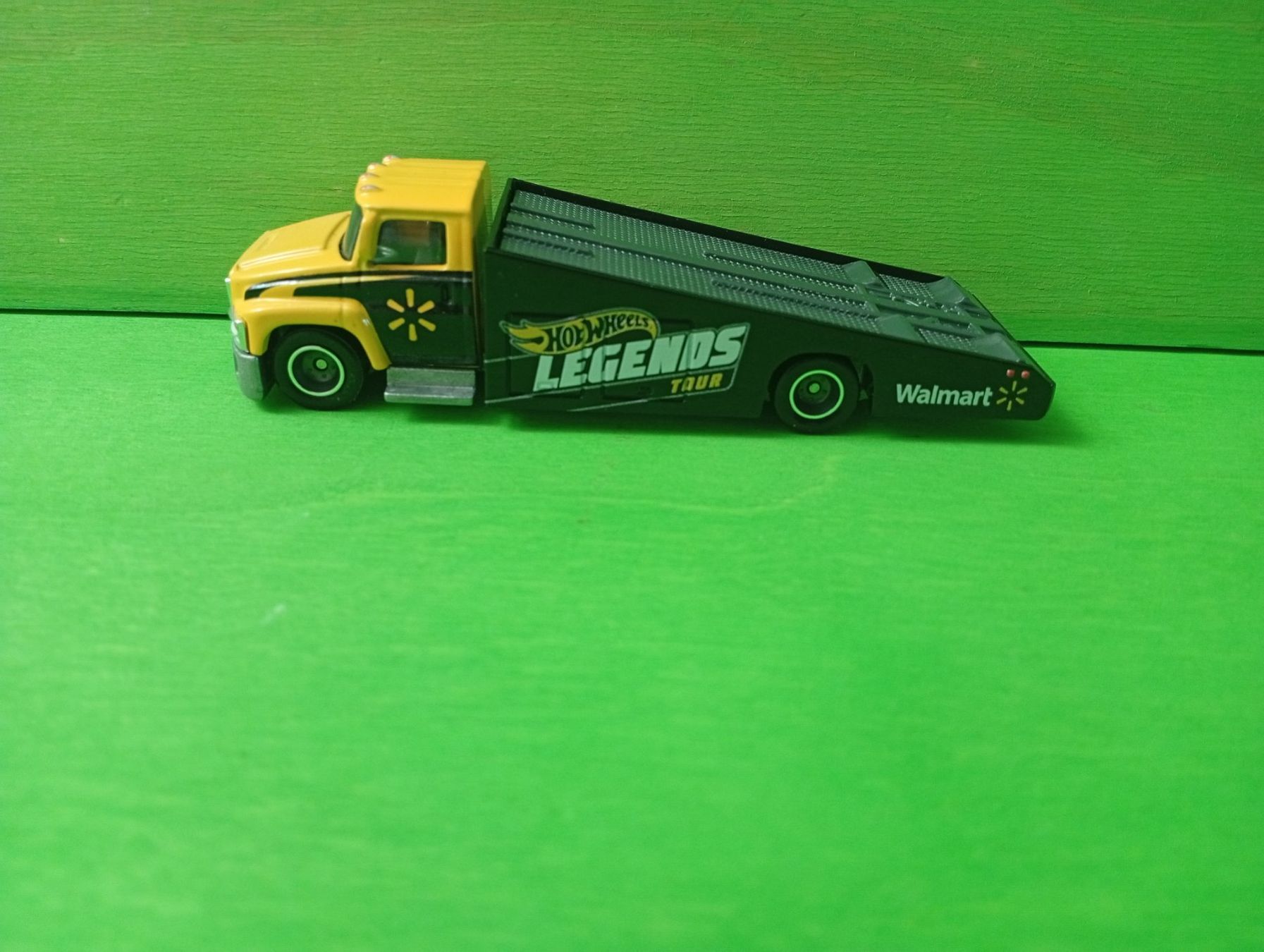 Hot Wheels Modellini d'auto: Hot wheels CARRY ON FVL 00 – Usato da Villars-sur-Glâne venduto da dadj01 1