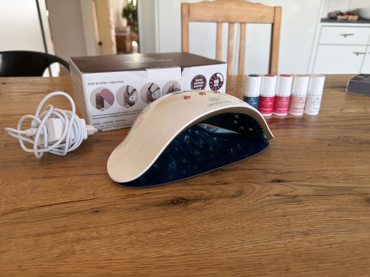 Alessandro Lampes: Alessandro Striplac LED Lamp  – D'occasion à Zug par Noelanis