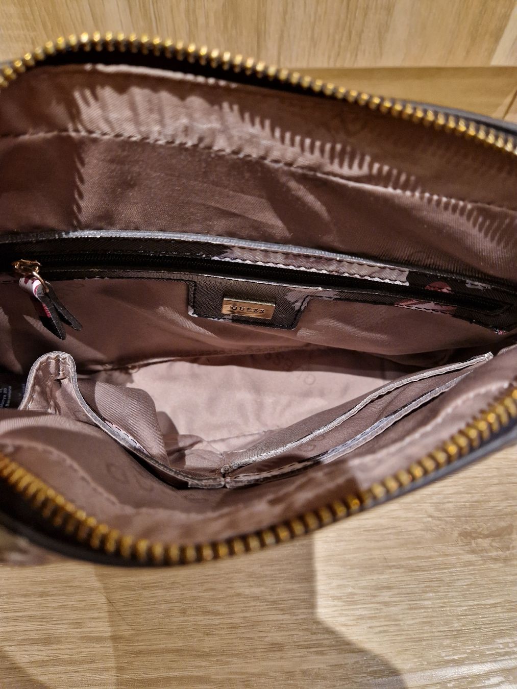 Guess Borse da donna: Guess Handtasche, Tasche, Umhängetasche – Usato da Saanenmöser venduto da 60ies 6