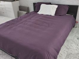 Doppelbett schwarz Holzrahmen + Lattenrost + Kopfende