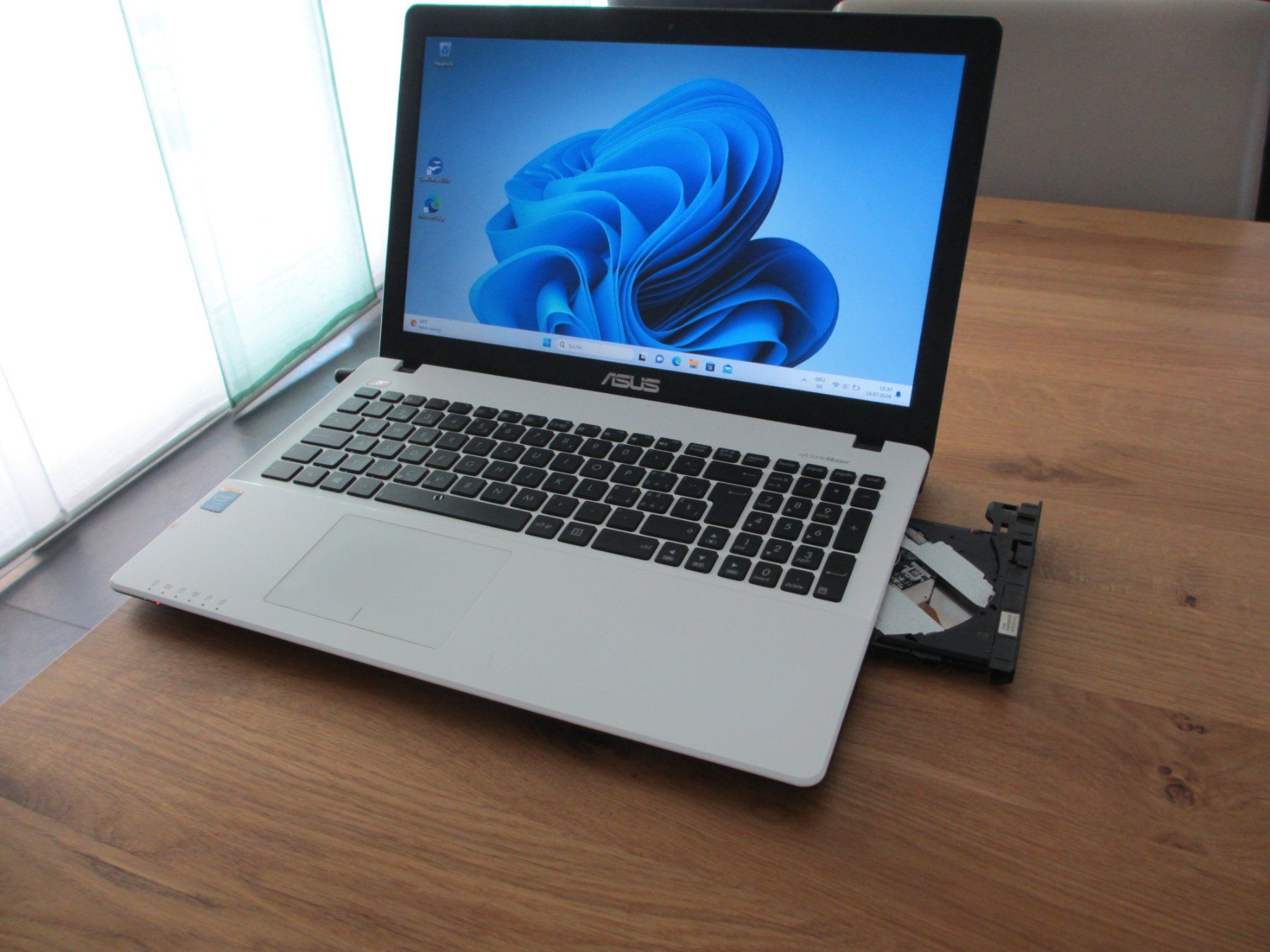 Asus Portables: ASUS X550L mit Windows 11 – D'occasion à Sargans par Morisson1 2