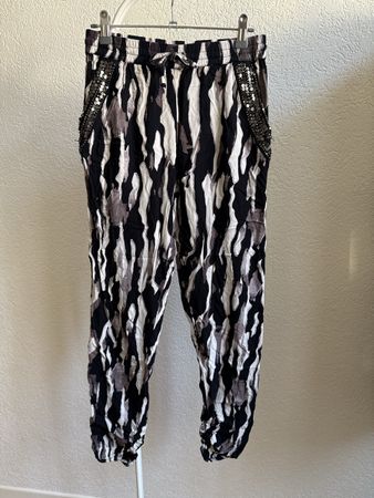 Pantalon d’été fluide noir/beige imprimé animalier, S/36