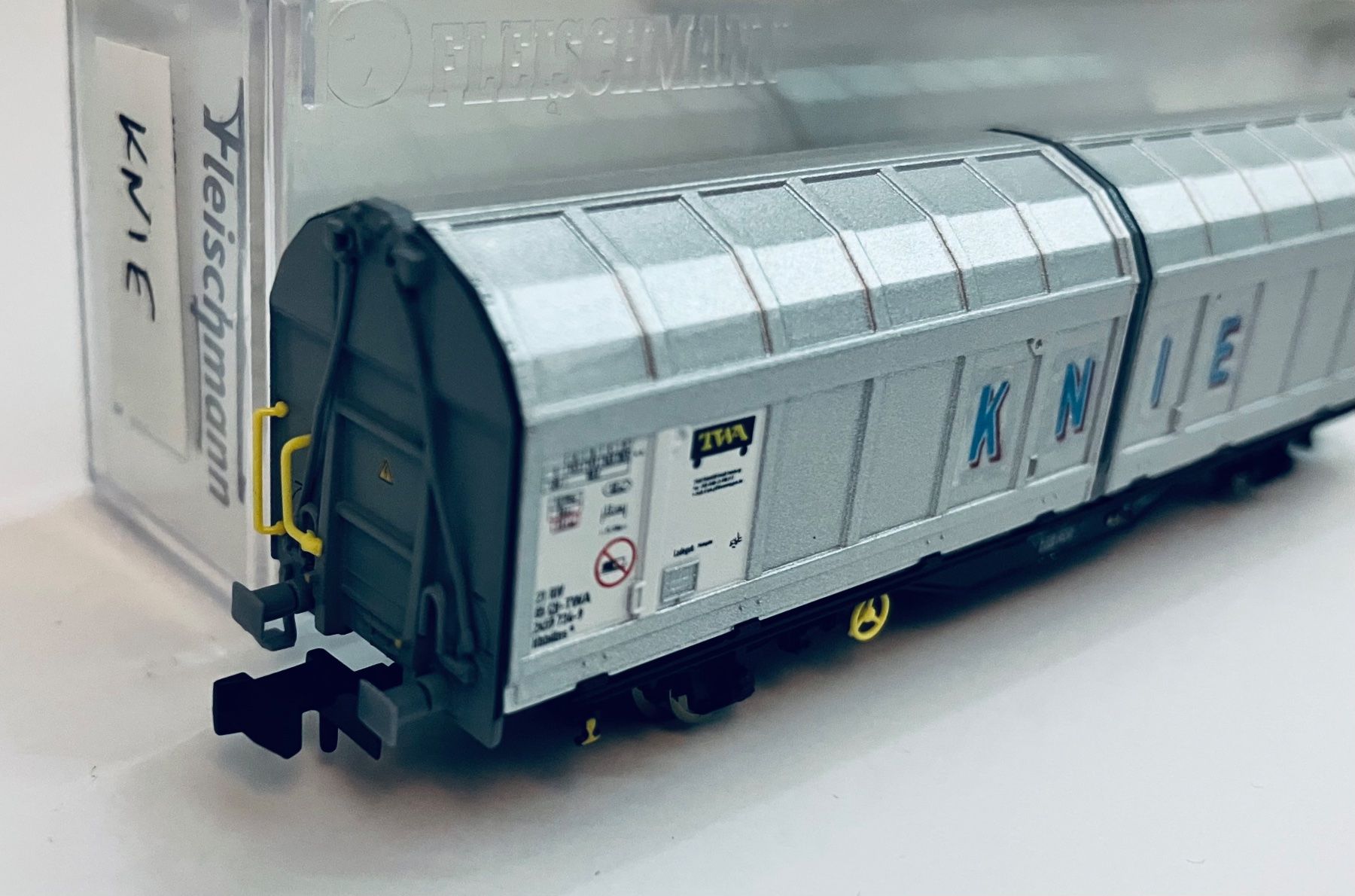Fleischmann Modellini di ferrovie: KNIE SBB CARGO TW Schiebewandwagen SPUR N #999 – Nuovo e nell'imballaggio originale da Oberbuchsiten venduto da Orsetto24 4