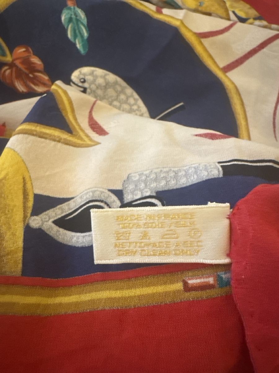 Cartier Foulards, Tücher & Schals: Seidenschal Cartier Design Schmuck – Gebraucht aus Schlieren von van_2ybt