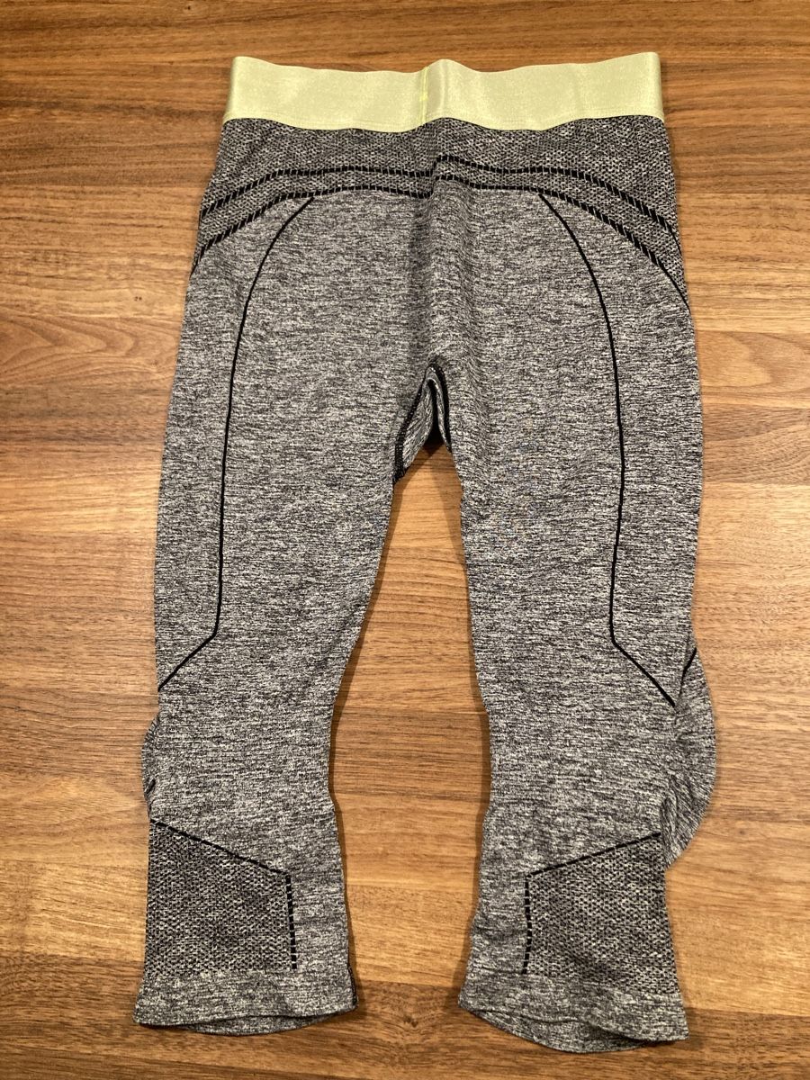 Leggings: 3/4 Sport Hose S – Gebraucht aus Kesswil von Branca-01 2