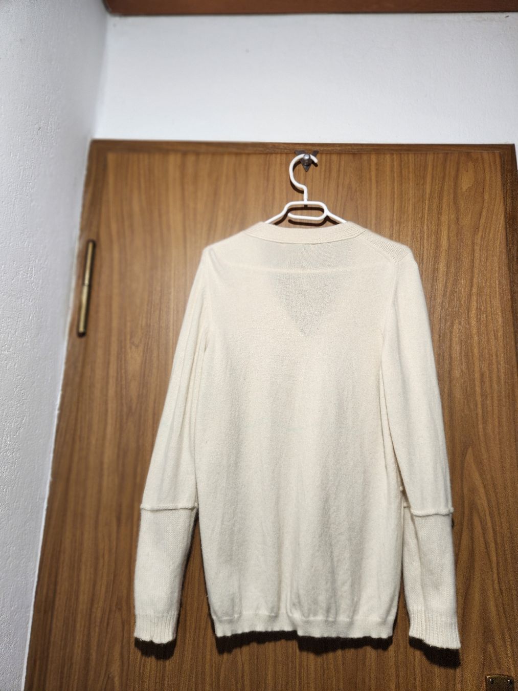 Maglioni & Felpe: Pull Cachemire Damour blanc col V taille XL – Usato da Niedergösgen venduto da Eva2410 1