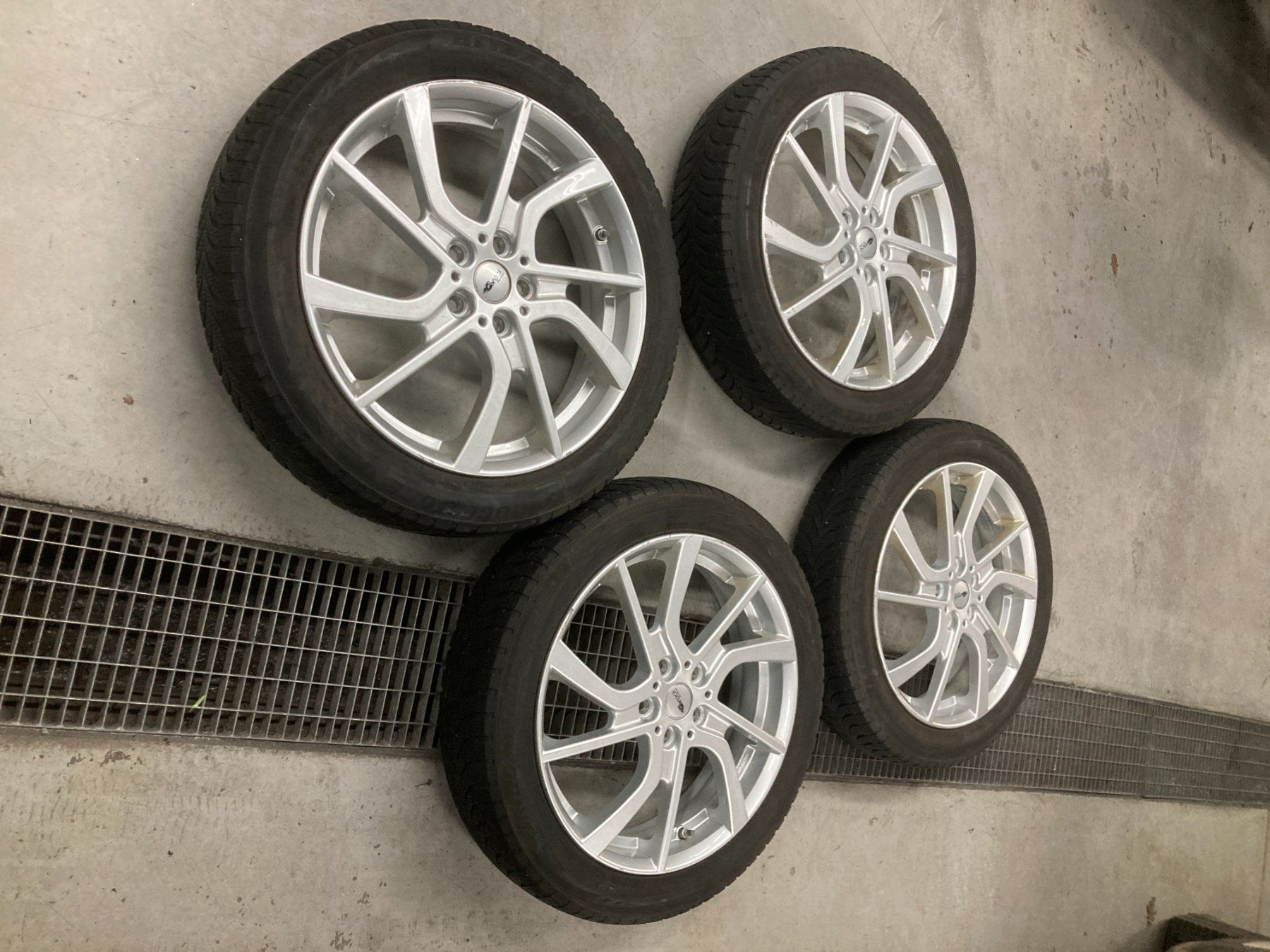Bridgestone Pneumatici & Ruote complete: BMW I3 Winterräder 155/70R19 Bridgestone – Usato da Cham venduto da WB2223