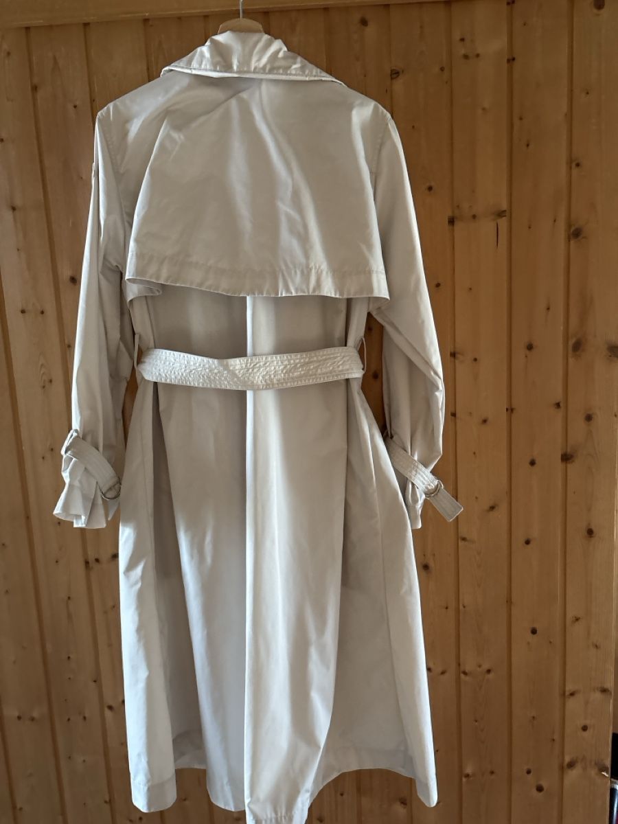 Moncler Mäntel: Moncler Allwettermantel  neuwertig – Neu (gemäss Beschreibung) aus Zofingen von Relaxed43 3