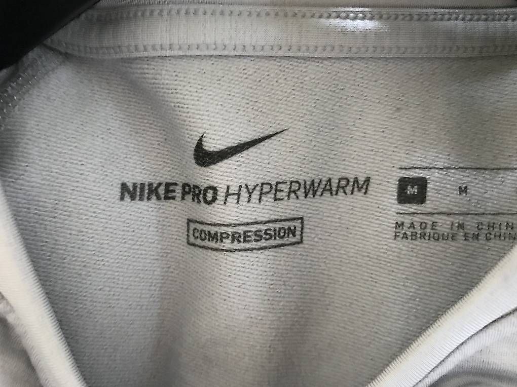 Nike Maglioni & Felpe: PULL compression NIKE gris M – Usato da Muri b. Bern venduto da Saldayann 2