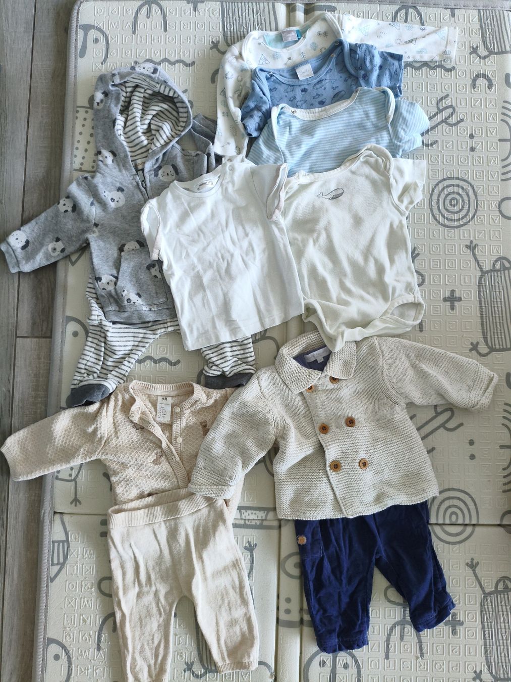 Lotti & Set di vestiti: vestiti da bambino – Usato da Locarno venduto da sca_8bh7