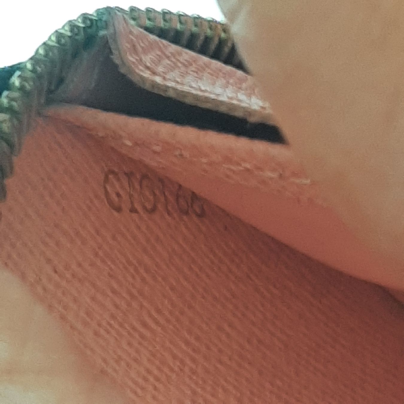 Louis Vuitton Portafogli: Portefeuille Louis Vuitton édition limitée – Usato da Chêne-Bourg venduto da chsandra34 2