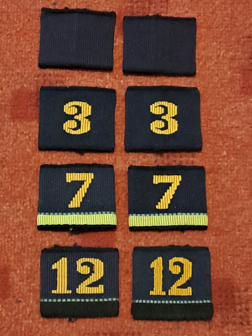 Schweizer Armee Uniformi: 4 paar Fliegerabwehr Patten – Usato da St.Gallen venduto da Infanteriewerk