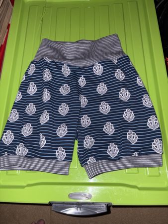 Neue Handmade Pumphose kurz 110/116