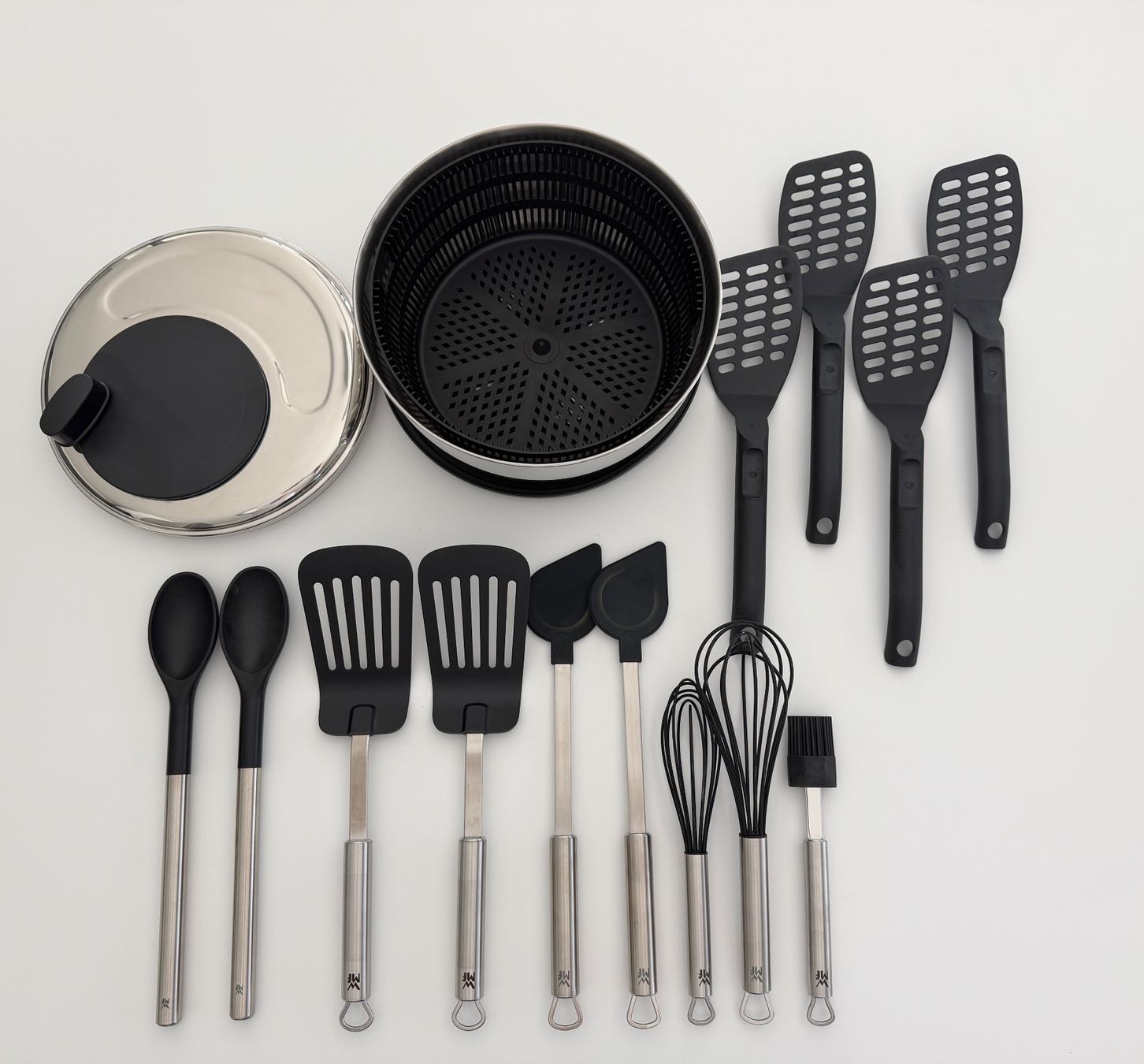 WMF Set di posate: Profi WMF Starter Küchenset (NEU) 14 teilig – Nuovo e nell'imballaggio originale da Wohlenschwil venduto da i1717 1