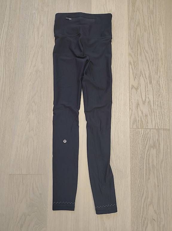 Leggings: lululemon Swift Speed Leggings Gr. 4 schwarz – Usato da Zürich venduto da Unterstop