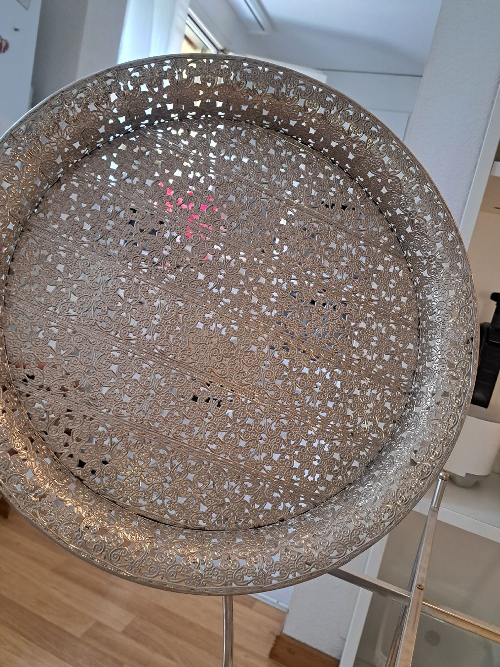 Tische: beistelltisch in silberoptik – Gebraucht aus Pfungen von livilain 1