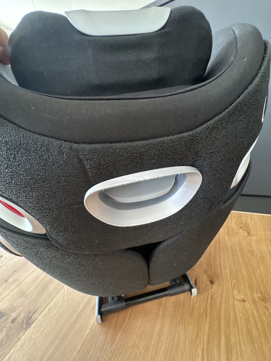 Cybex Seggiolini per auto: Cybex Solution Z-fix Plus Kindersitz mit ISOFIX – Usato da Uetikon am See venduto da chr_r22y 2