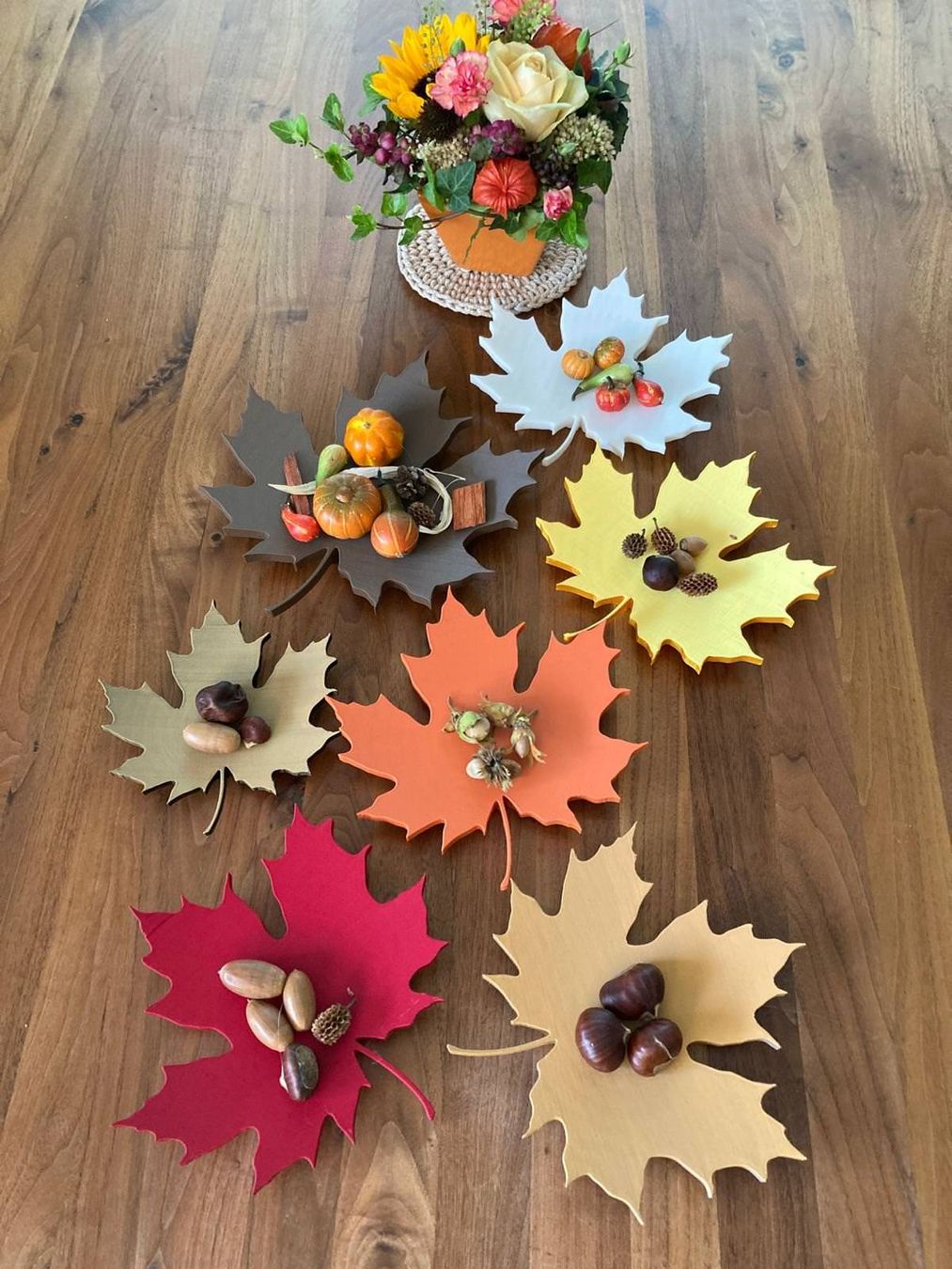 Tutte le decorazioni: Herbstblatt gross in verschiedenen Farben – Nuovo (secondo la descrizione) da Ermenswil venduto da hoember 1