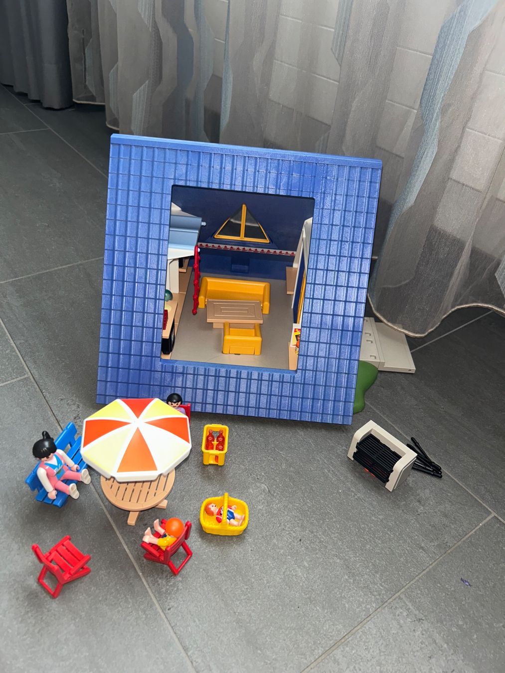 Playmobil Spielzeuge: Playmobil Ferienhaus/Haus – Gebraucht aus Safenwil von 2hand_aber_wertvoll 1
