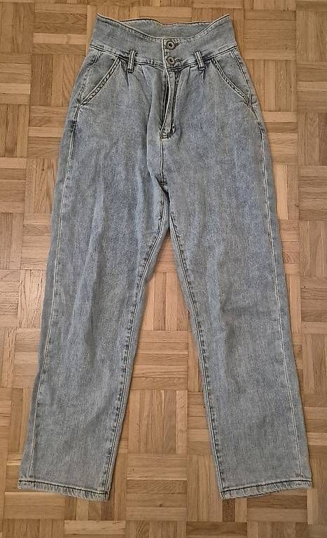 Jeans: High Waisted Strech-Jeans – Gebraucht aus Ettingen von mus_qx88
