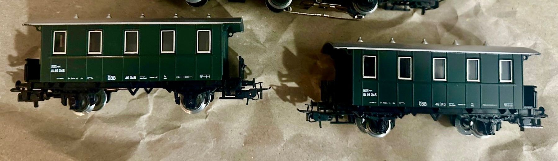 Märklin Modellini di ferrovie: 2x Märklin ÖBB Personenwagen – Usato da Oftringen venduto da ib.85
