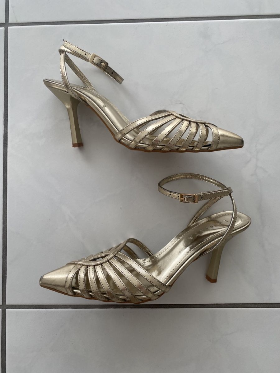 Damenschuhe: Laminta Golden Pumps 39 – Gebraucht aus Zürich von lar_8826 1