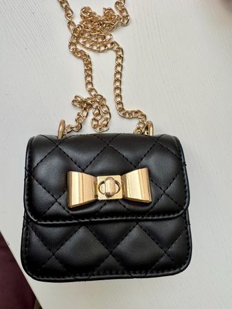 Kleine Handtasche schwarz gesteppt, Schleife Bow von Claires